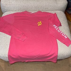 PELOTON Ladies long sleeve shirt. XS loose fit.